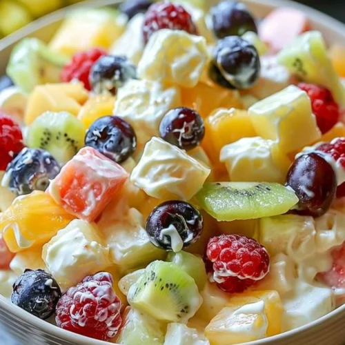Creamy fruit salad recipe for busy moms, easy and moist, perfect for any occasion