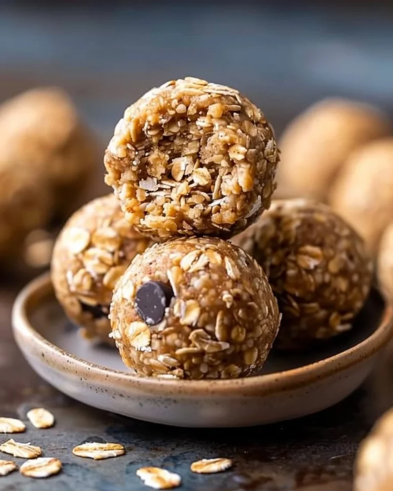 Healthy oatmeal protein balls made with only 5 ingredients for energy.